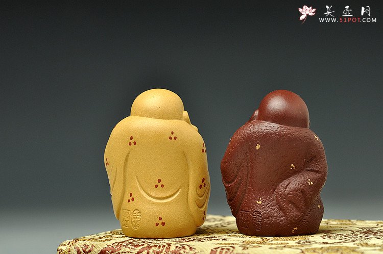 紫砂壶图片：精致版 快乐对佛 段泥紫泥一套 做工细腻 - 美壶网