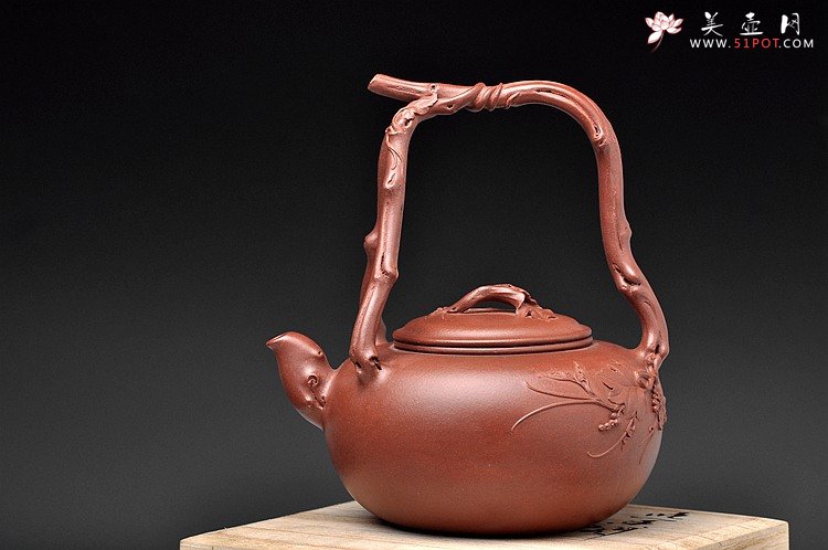 紫砂壶图片：花货奇才顾正芳 扛鼎之作 全手工丰裕提梁 飘逸大气 - 美壶网