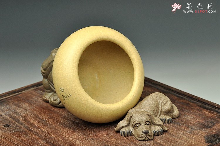 紫砂壶图片：天水牛 知了 蟋蟀 生动形象 文玩杂项 手工精品薄胎一捺底笔洗 - 美壶网