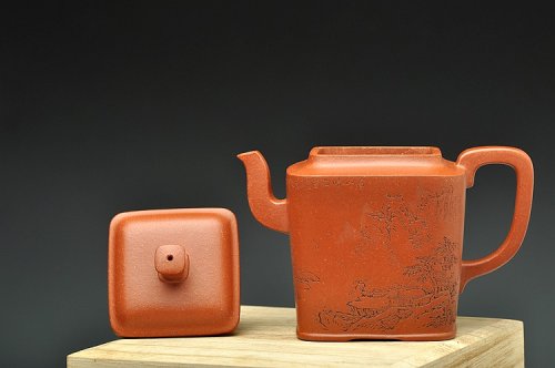 何卫枫紫砂壶 何卫枫新作 全手四方云泉 端庄妍丽 通景山水 原矿降坡泥