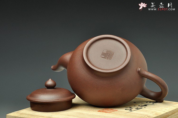 紫砂壶图片：飘然仙逸 清灵静美 全手笑樱 老紫泥 - 美壶网