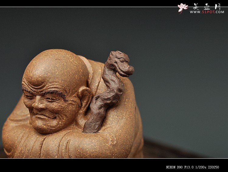 紫砂壶图片：全手雕塑 精品茶宠 龙杖罗汉 - 美壶网