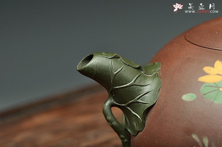 紫砂壶图片：崔巍健最新原创作品  荷塘月色 鱼戏莲叶东鱼戏莲叶西o(∩_∩)o  - 美壶网