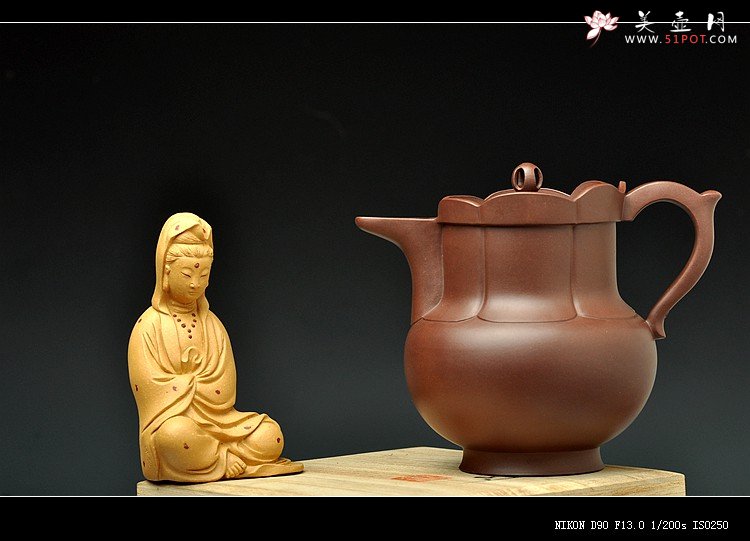 紫砂壶图片：挺拔俊秀  全手莲花僧帽 精工佳作 嵌盖 - 美壶网