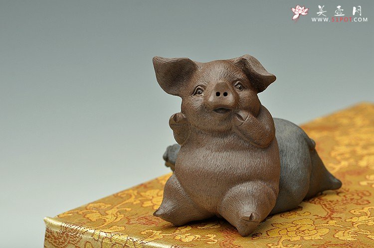 紫砂壶图片：欢乐福猪o(∩_∩)o 一家亲 - 美壶网