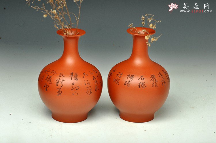 紫砂壶图片：朱牧青老师原矿小红泥花瓶一套  做工精细  刻绘生动 - 美壶网