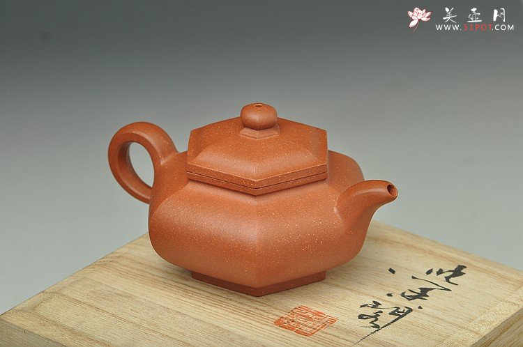 紫砂壶图片：线条清晰，块面挺快 全手藏六方  - 美壶网