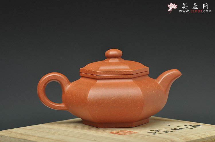 紫砂壶图片：线条清晰，块面挺快 全手藏六方  - 美壶网