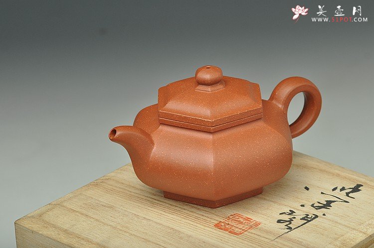 紫砂壶图片：线条清晰，块面挺快 全手藏六方  - 美壶网