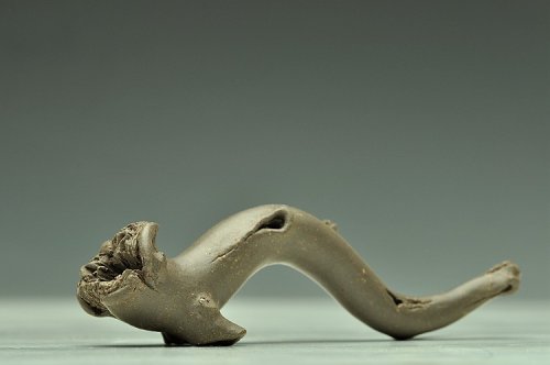 施奇华紫砂壶 弯曲有度~ 全手树桩笔架 青灰泥