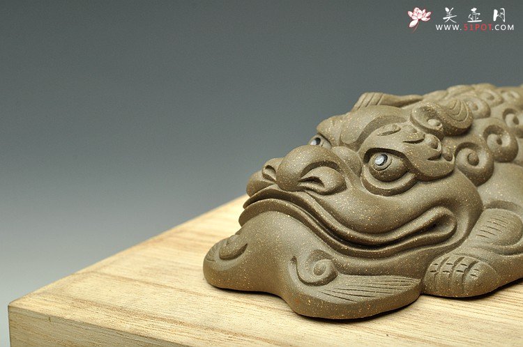 紫砂壶图片：镇宅茶宠 敦厚可爱 坐正 - 美壶网