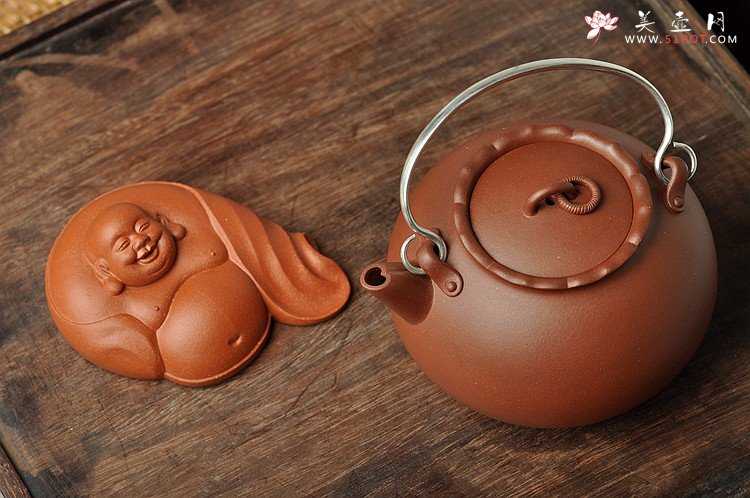 紫砂壶图片：于洪霞全手原创作品 敦厚可人 美人~香莲 纯银提梁 - 美壶网