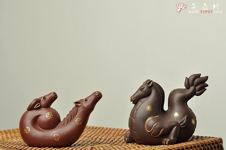 紫砂壶图片：龙马精神 做工精致 描真金 传神~ - 美壶网