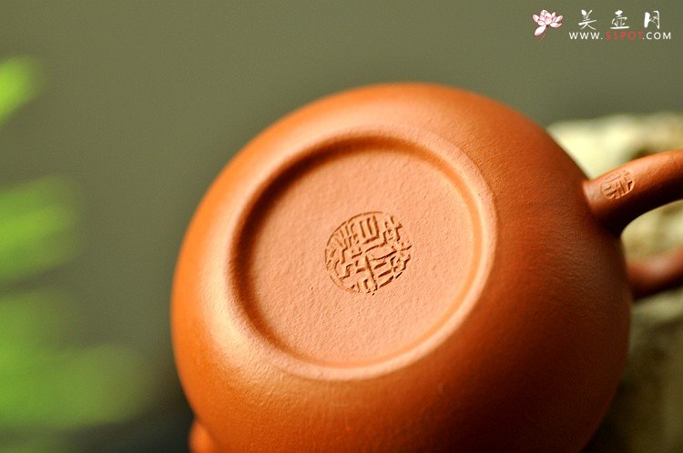 紫砂壶图片：秋冬款o(∩_∩)o 一手迷你壶 优质朱泥 娇小西施 - 美壶网