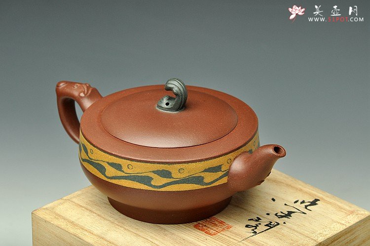 紫砂壶图片：闵祥君经典代表作 三色通透胶泥 颇具难度  大碧浪 - 美壶网