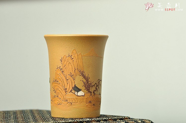 紫砂壶图片：文气 古朴雅致 主人杯 泥绘通景山水 - 美壶网