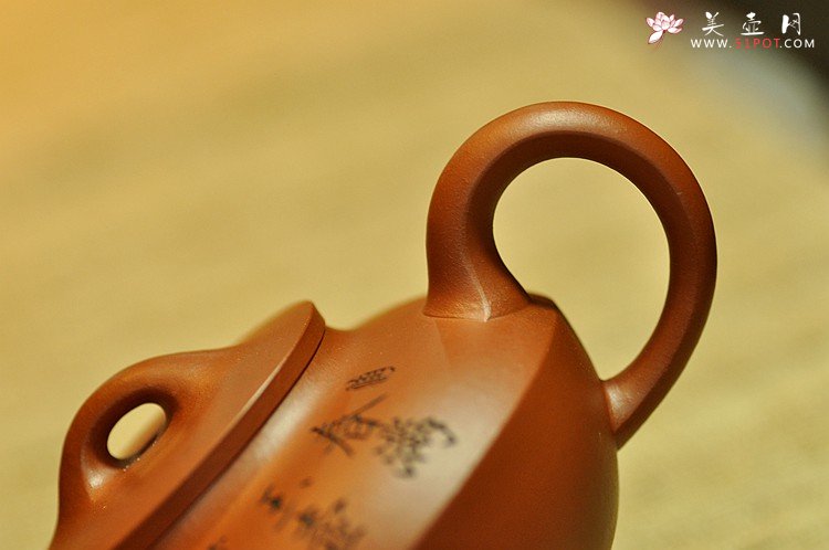 紫砂壶图片：文气佳作 线条优美 富有逸趣 值得雅藏 红泥合欢 - 美壶网