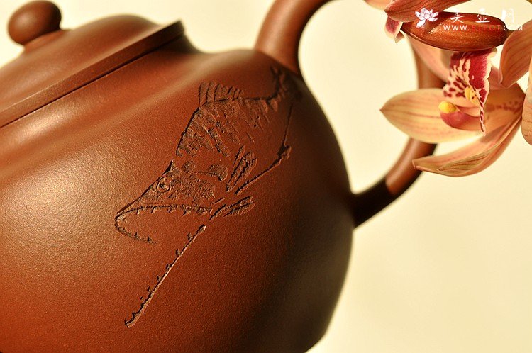 紫砂壶图片：周路健新品 形态到位 气韵不凡 陆逸舟装饰 全手恒圆 - 美壶网