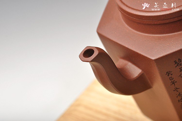 紫砂壶图片：青年实力派何卫枫最新力作 方圆有度 全手大彬壶式 - 美壶网