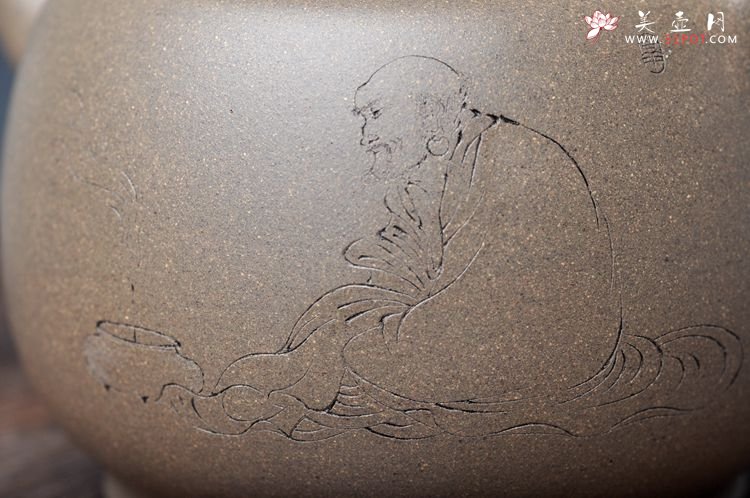 紫砂壶图片：邵家俊扛鼎之作 浑然天成  全手散氏提梁 国助和石精刻 - 美壶网