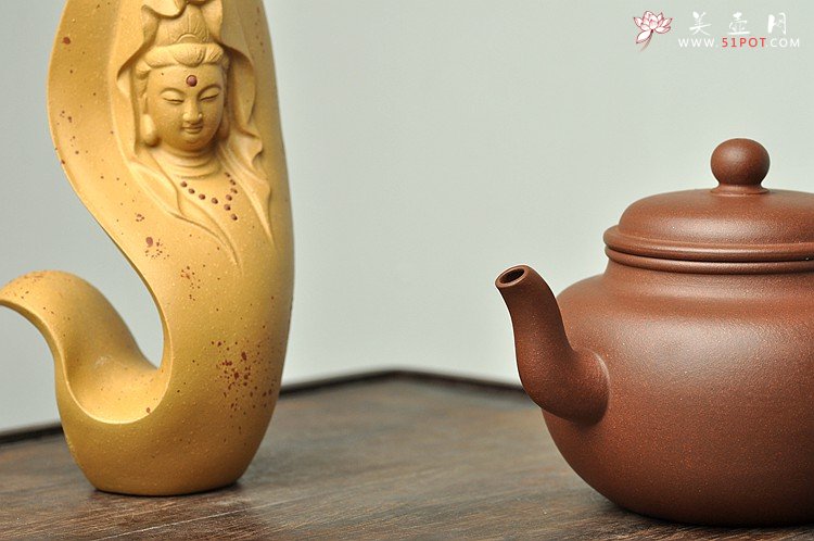 紫砂壶图片：徐亚春新作 圆润雅致 线条流畅 全手秀珠 - 美壶网