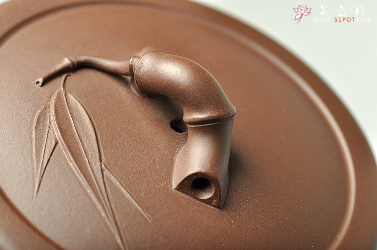 紫砂壶图片：厚重大气 居不可无竹 清韵杯 精品老紫泥and黄龙源青段 不接受定做 - 美壶网