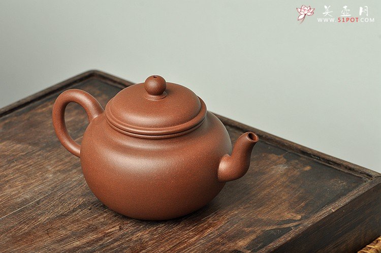 紫砂壶图片：徐亚春新作 圆润雅致 线条流畅 全手秀珠 - 美壶网