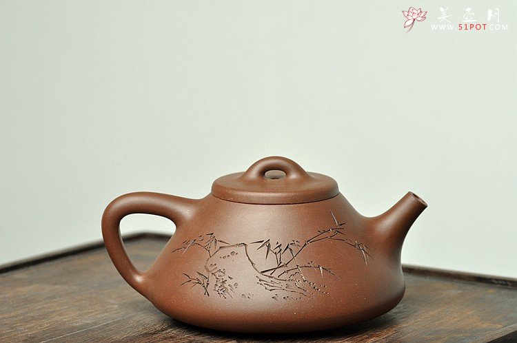 紫砂壶图片：骨肉均挺 进步明显 全手子冶石瓢 张听刚装饰 - 美壶网
