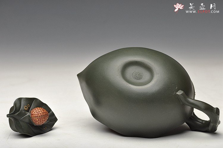 紫砂壶图片：甜蜜的回忆~技巧精妙 荔枝套壶 孙伟强张新亚合作  - 美壶网