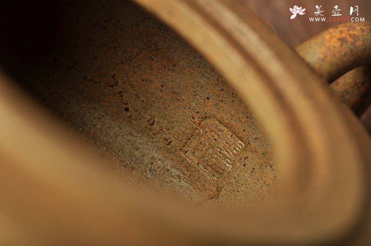 紫砂壶图片：瞿斌原创作品 玉成遗韵 柴窑烧 全手怀璧 古朴拙雅 - 美壶网