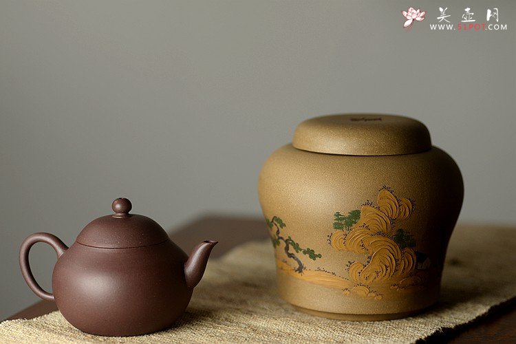 紫砂壶图片：美壶定制 泥绘通景山水茶叶罐  古朴典雅  - 美壶网