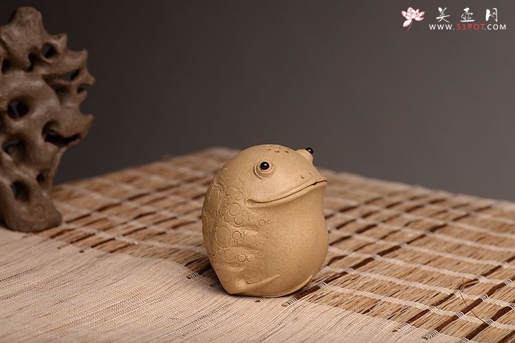 紫砂壶图片：施奇华老艺人全手茶宠锦集 文房茶宠水注之金蟾 - 美壶网