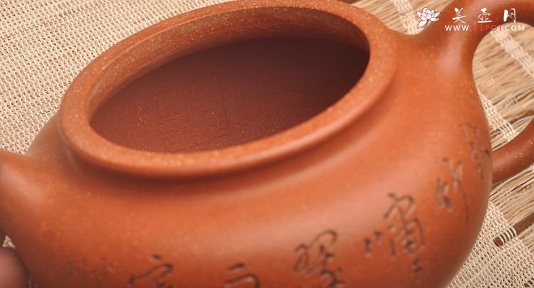 紫砂壶图片：器形端庄 优质降坡泥 颇有玩味~ 全手仿古 - 美壶网