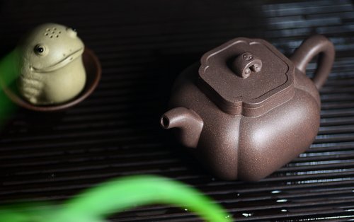 何卫枫紫砂壶 何卫枫甲午新作 东方古韵 筋囊佳器 全手太极如意 原矿段泥