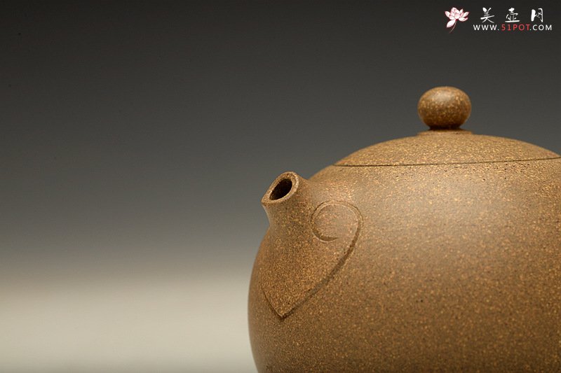 紫砂壶图片：深情连连 敦厚可人 优质段泥 全手嵌盖如意西施   - 美壶网