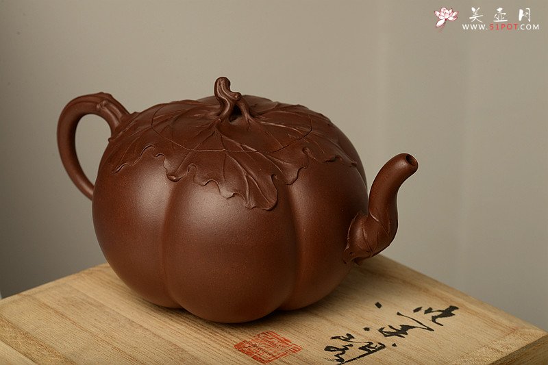 紫砂壶图片：顾正芳甲午年新作 薄胎筋囊花器 饱满挺拔 线条优美 全手工六瓣南瓜 - 美壶网