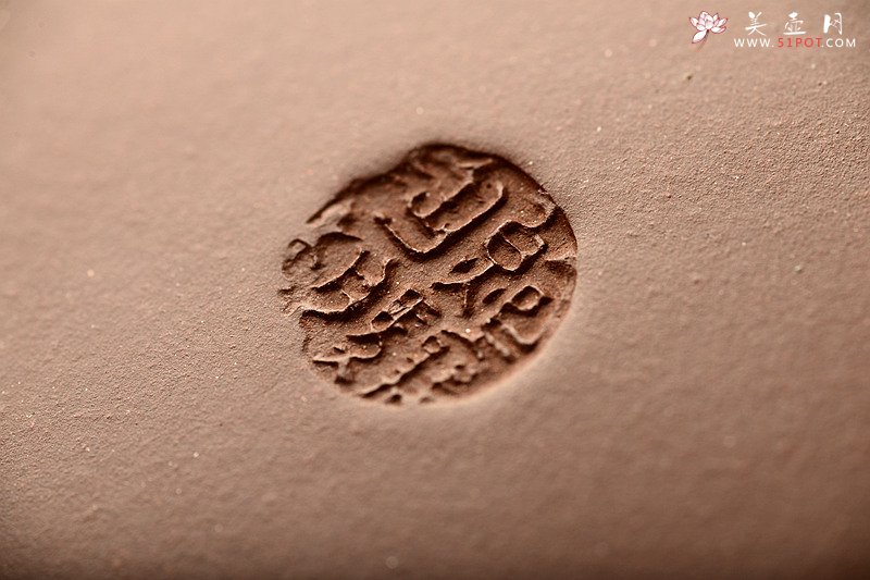 紫砂壶图片：鲍骧经典作品   全手石瓢 舒展大气耐品 - 美壶网