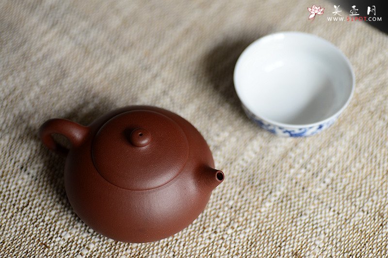 紫砂壶图片：为茶而生 陈腐极品底槽青 全手小福壶 - 美壶网