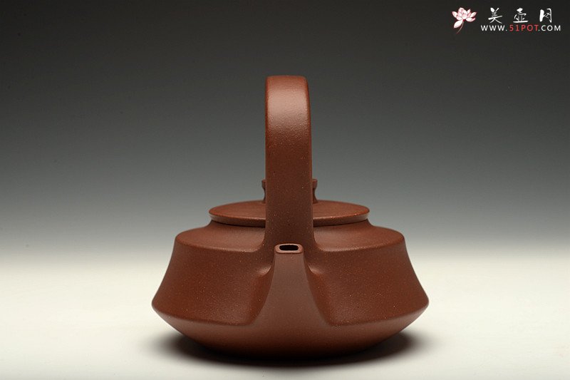 紫砂壶图片：潘小东甲午年新作 潜力派 全手玉带提梁 智行方圆 颇有难度 - 美壶网