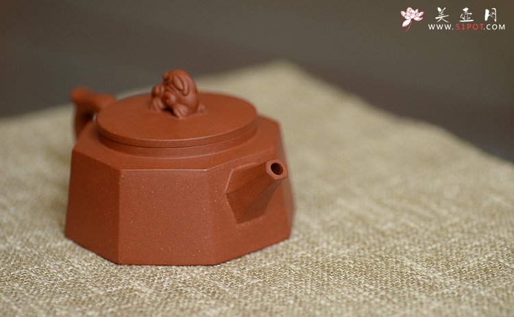 紫砂壶图片：唐文新作 稳重大气   全手八方柱础 - 美壶网