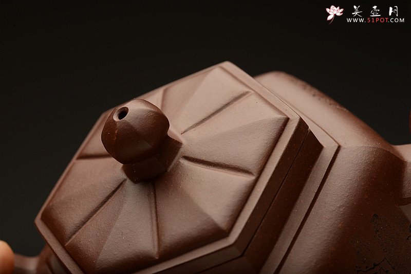 紫砂壶图片：助工袁德波装饰 通景山水  锦上添花 全手步步高登 - 美壶网