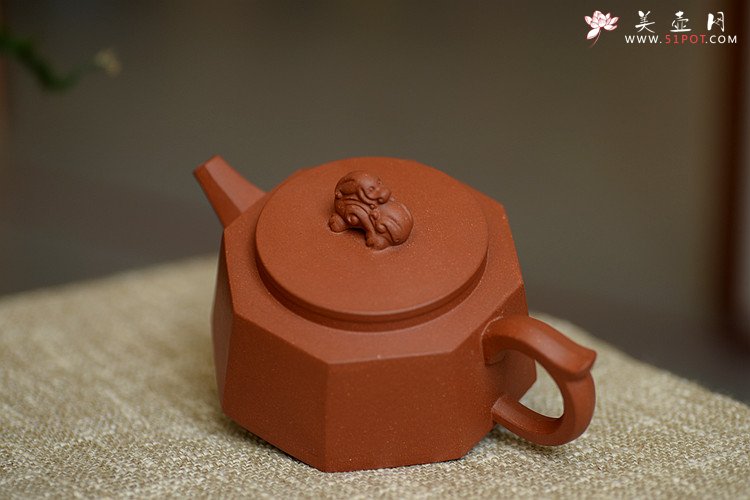 紫砂壶图片：唐文新作 稳重大气   全手八方柱础 - 美壶网