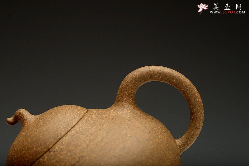 紫砂壶图片：于洪霞全手段泥小梨  仅此一件 小中见大 精气神到位 - 美壶网