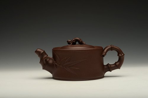 潘丹初紫砂壶 陈腐老紫泥 精致花货之小竹段 居不可无竹o(∩_∩)o 仅1把不接受定做 原矿紫泥