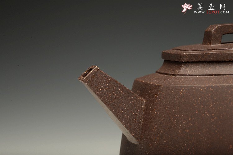 紫砂壶图片：马建鹏新作 工整厚重 线条挺拔  全手大八方 - 美壶网