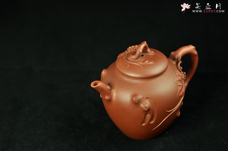 紫砂壶图片：原创花货 文气之作 葡萄宝瓶 孙伟强张新亚合作 丰收喜庆 - 美壶网