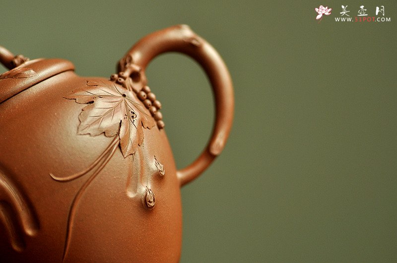 紫砂壶图片：原创花货 文气之作 葡萄宝瓶 孙伟强张新亚合作 丰收喜庆 - 美壶网