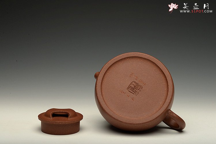 紫砂壶图片：经典不传统  全手圆踪 文气小壶 刘世涛自撰壶铭~ - 美壶网