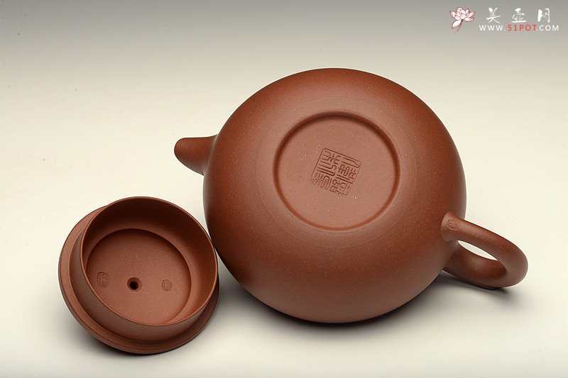 紫砂壶图片：精工实力派储俊伟代表作 厚雅飘逸  全手处处如意 - 美壶网