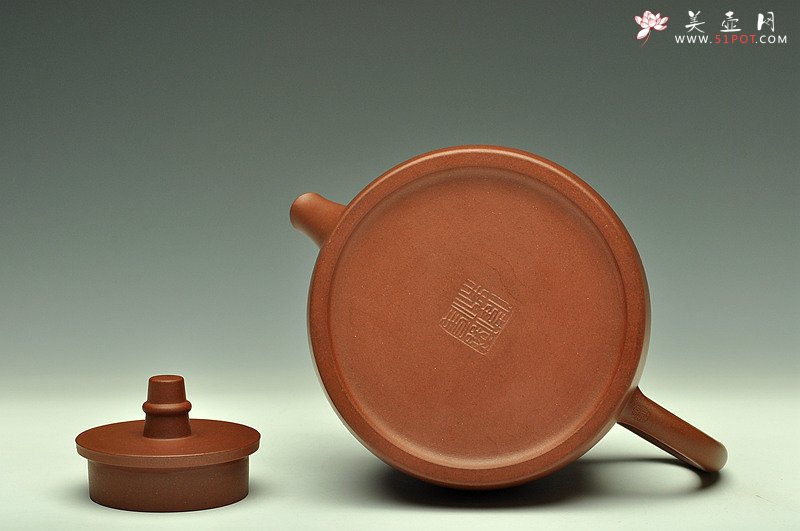 紫砂壶图片：顾氏遗风 精品代表作 全手大品汉铎 挺拔俊美 夏日畅饮~ - 美壶网